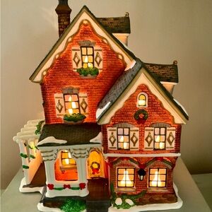 Heartland Valley Village Porcelain Lighted House 2001 O’Well Ltd Edition.